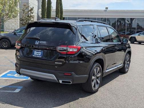 2025 Honda Pilot AWD TRG