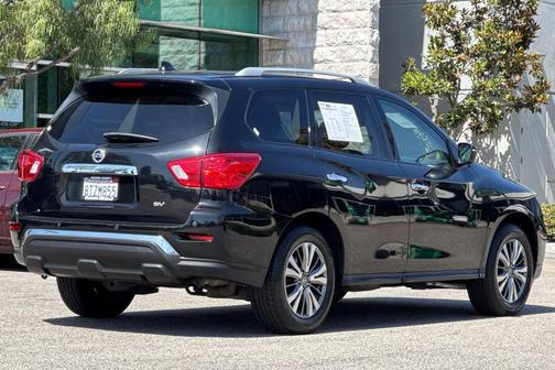 Magnetic Black Pearl 2019 Nissan Pathfinder SV