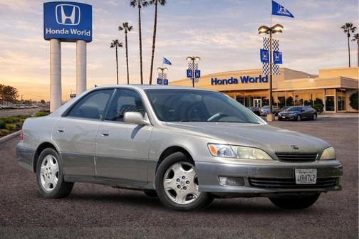 2000 Lexus ES 300 Base