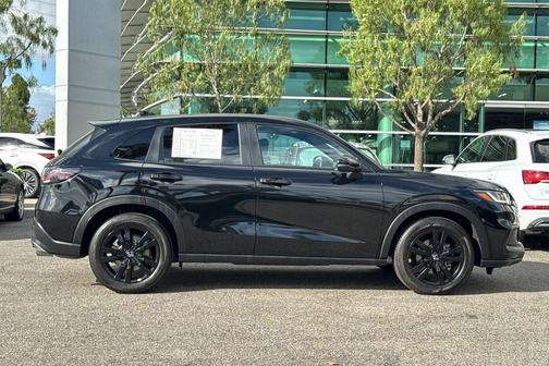 Crystal Black Pearl 2026 Honda HR-V AWD Sport