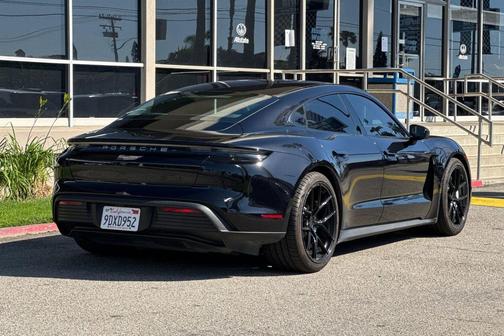 2022 Porsche Taycan Base