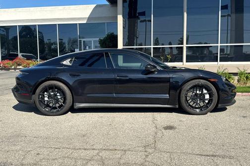 2022 Porsche Taycan Base