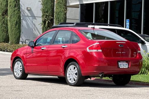 Sangria Red Metallic 2010 Ford Focus SEL