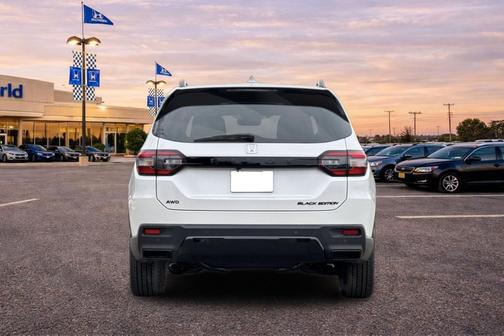 Platinum White Pearl 2026 Honda Pilot Black Edition