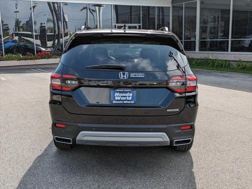 2025 Honda Pilot Touring 8-Passenger