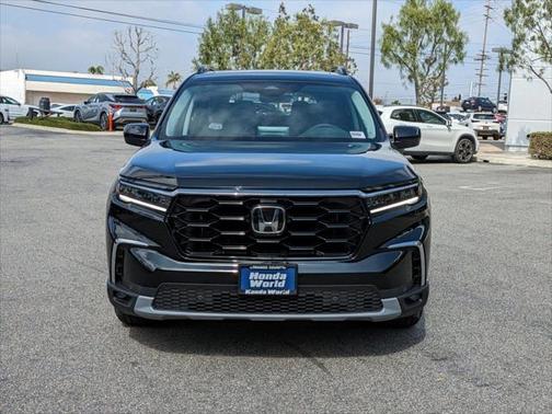 2025 Honda Pilot Touring 8-Passenger