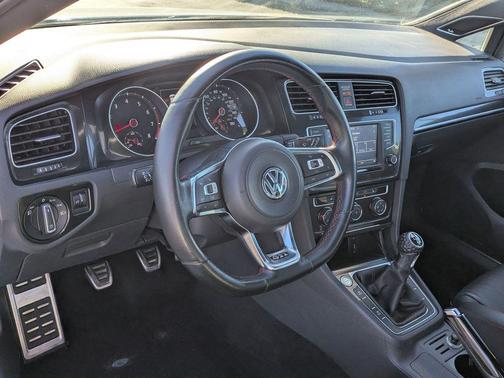 2016 Volkswagen Golf GTI 2.0T SE 4-Door