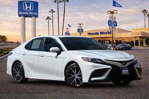 Ice 2024 Toyota Camry SE