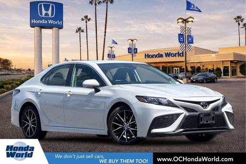 Ice 2024 Toyota Camry SE