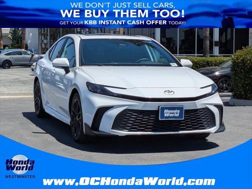 2025 Toyota Camry SE