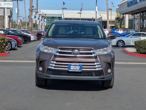 2017 Toyota Highlander LE