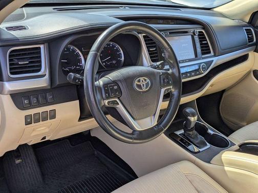 2017 Toyota Highlander LE
