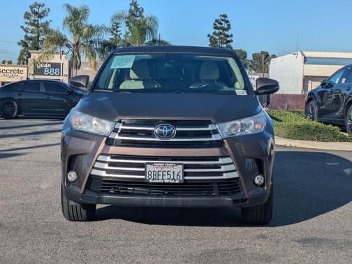 2017 Toyota Highlander LE