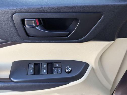 2017 Toyota Highlander LE