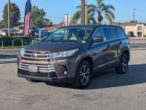 2017 Toyota Highlander LE