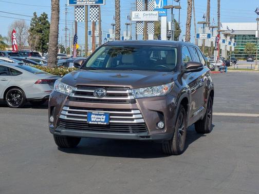 2017 Toyota Highlander LE