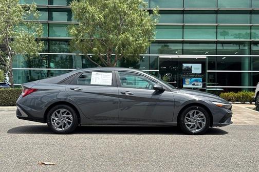 Ecotronic Gray Pearl 2024 Hyundai ELANTRA HEV Blue