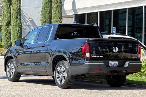 Crystal Black Pearl 2019 Honda Ridgeline RTL