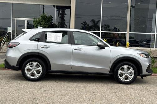 Silver Metallic 2025 Honda HR-V LX