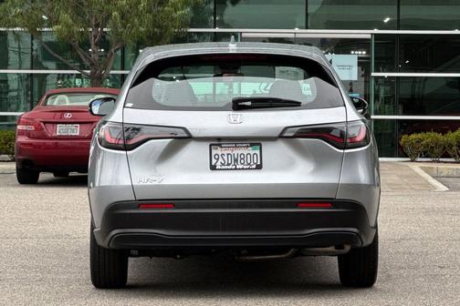 Silver Metallic 2025 Honda HR-V LX