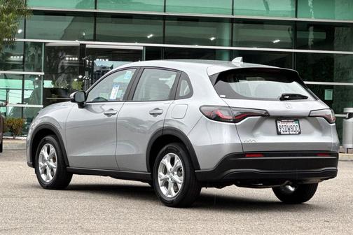 Silver Metallic 2025 Honda HR-V LX
