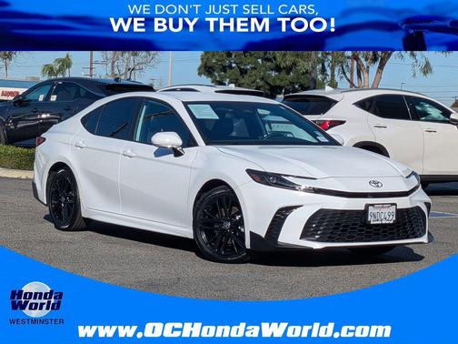 2025 Toyota Camry SE