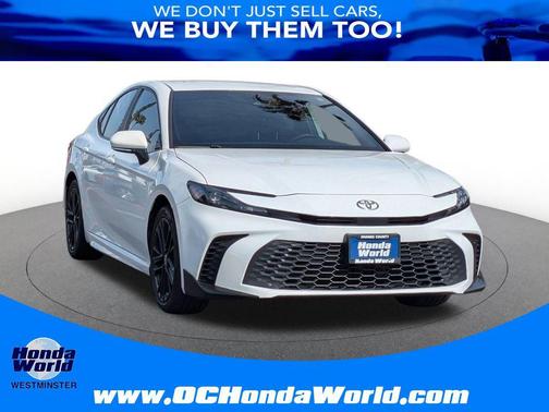 2025 Toyota Camry SE