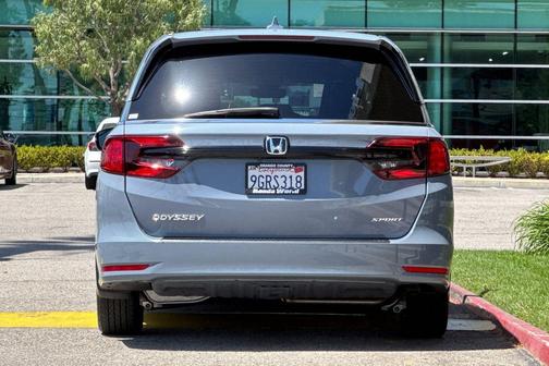 Sonic Gray Pearl 2023 Honda Odyssey Sport