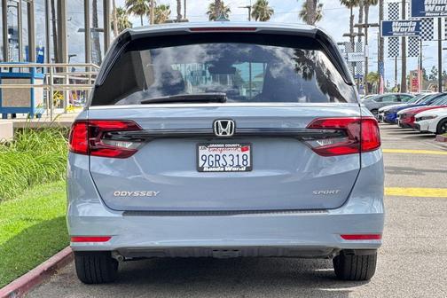 Sonic Gray Pearl 2023 Honda Odyssey Sport