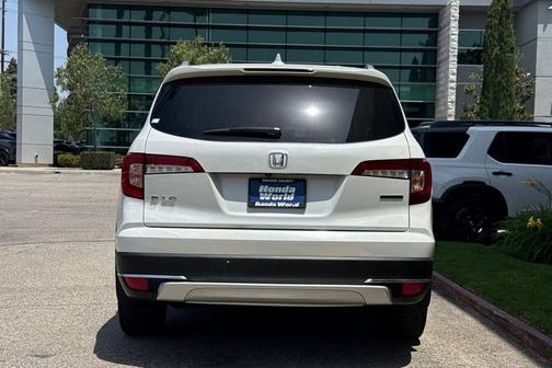 Platinum White Pearl 2020 Honda Pilot Touring 8-Passenger