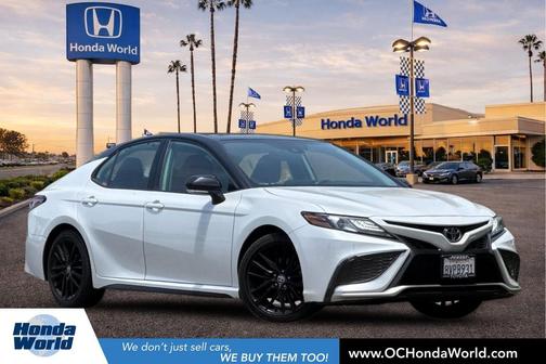 Wind Chill Pearl/Midnight Black Metallic 2021 Toyota Camry XSE