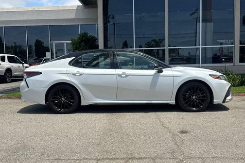 Wind Chill Pearl/Midnight Black Metallic 2021 Toyota Camry XSE