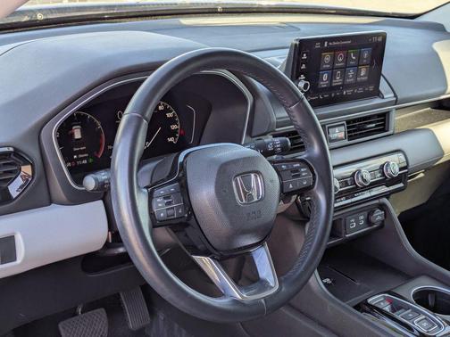 2023 Honda Pilot Touring 8-Passenger