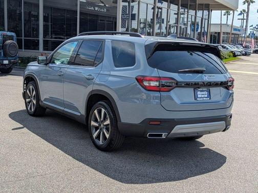 2025 Honda Pilot Touring 8-Passenger