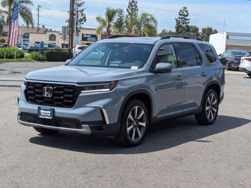 2025 Honda Pilot Touring 8-Passenger