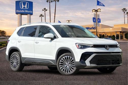Pure White 2025 Volkswagen Taos 1.5T SE