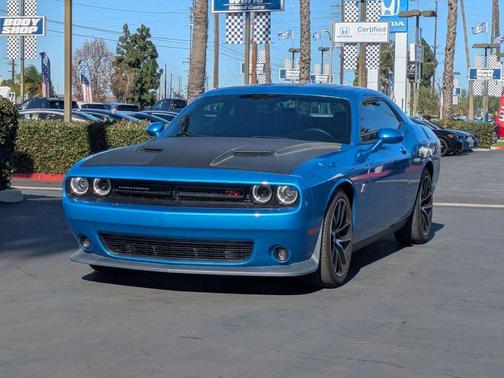 2016 Dodge Challenger R/T Scat Pack