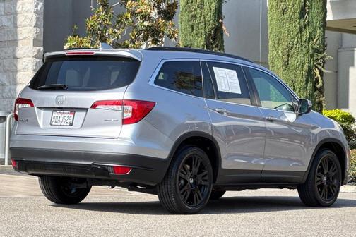 Lunar Silver Metallic 2022 Honda Pilot 2WD Special Edition