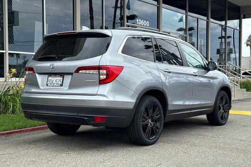 Lunar Silver Metallic 2022 Honda Pilot 2WD Special Edition