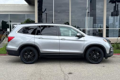 Lunar Silver Metallic 2022 Honda Pilot 2WD Special Edition