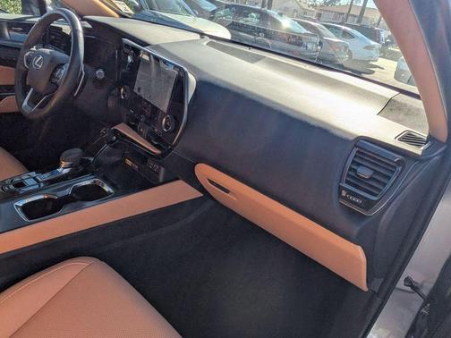 2026 Lexus NX 350h Premium