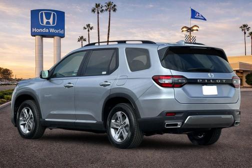 Solar Silver Metallic 2026 Honda Pilot EX-L