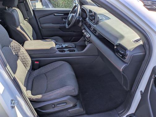 2023 Honda Pilot 2WD Sport