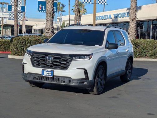 2023 Honda Pilot 2WD Sport