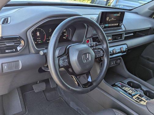 2023 Honda Pilot 2WD Sport