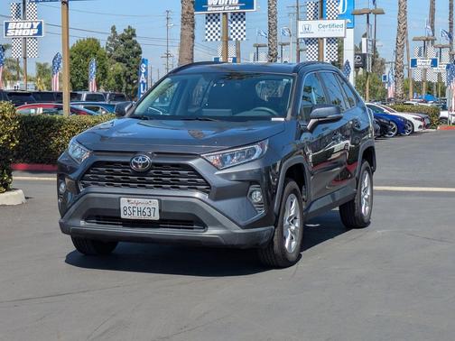 2020 Toyota RAV4 XLE