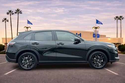 Deep Ocean Pearl 2027 Honda HR-V Sport