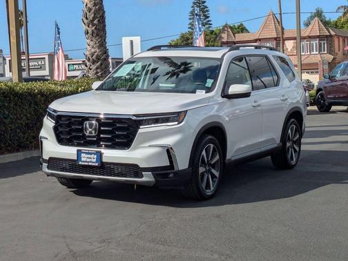 2024 Honda Pilot Touring 8-Passenger