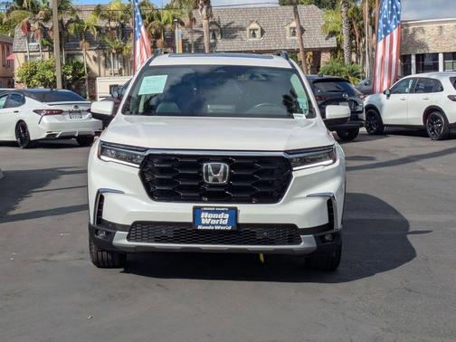 2024 Honda Pilot Touring 8-Passenger