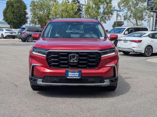 2025 Honda Pilot Touring 8-Passenger